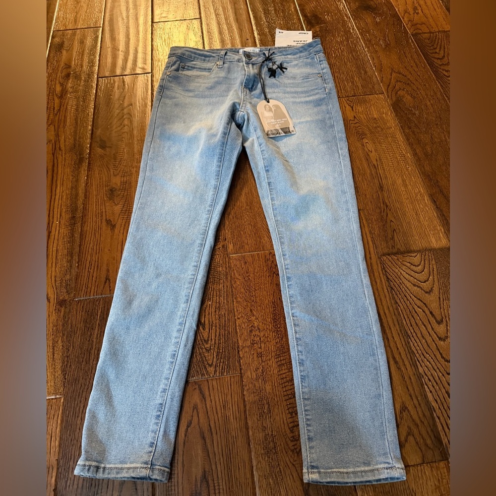 Kendall & Kylie KONTENT MID RISE CROP JEANS Size 3/4